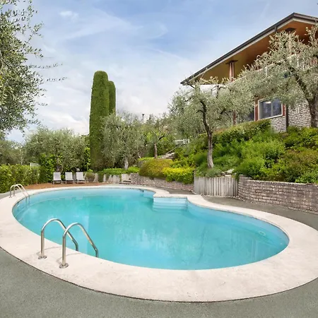 Pirandello With Pool Villa Torri Del Benaco