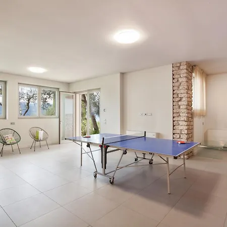 Pirandello With Pool Villa Torri Del Benaco