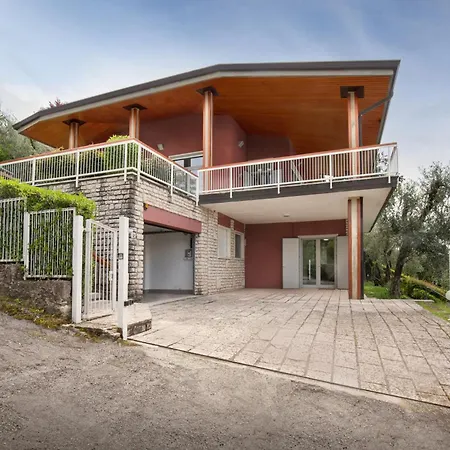 Pirandello With Pool Villa